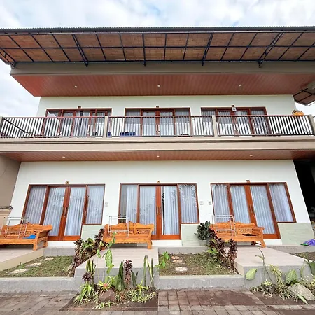 Villa Popolan And Guest House